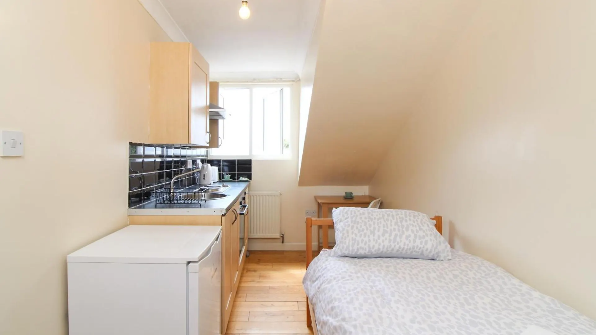 Polygon Centre Cosy Studio Apartment Southampton