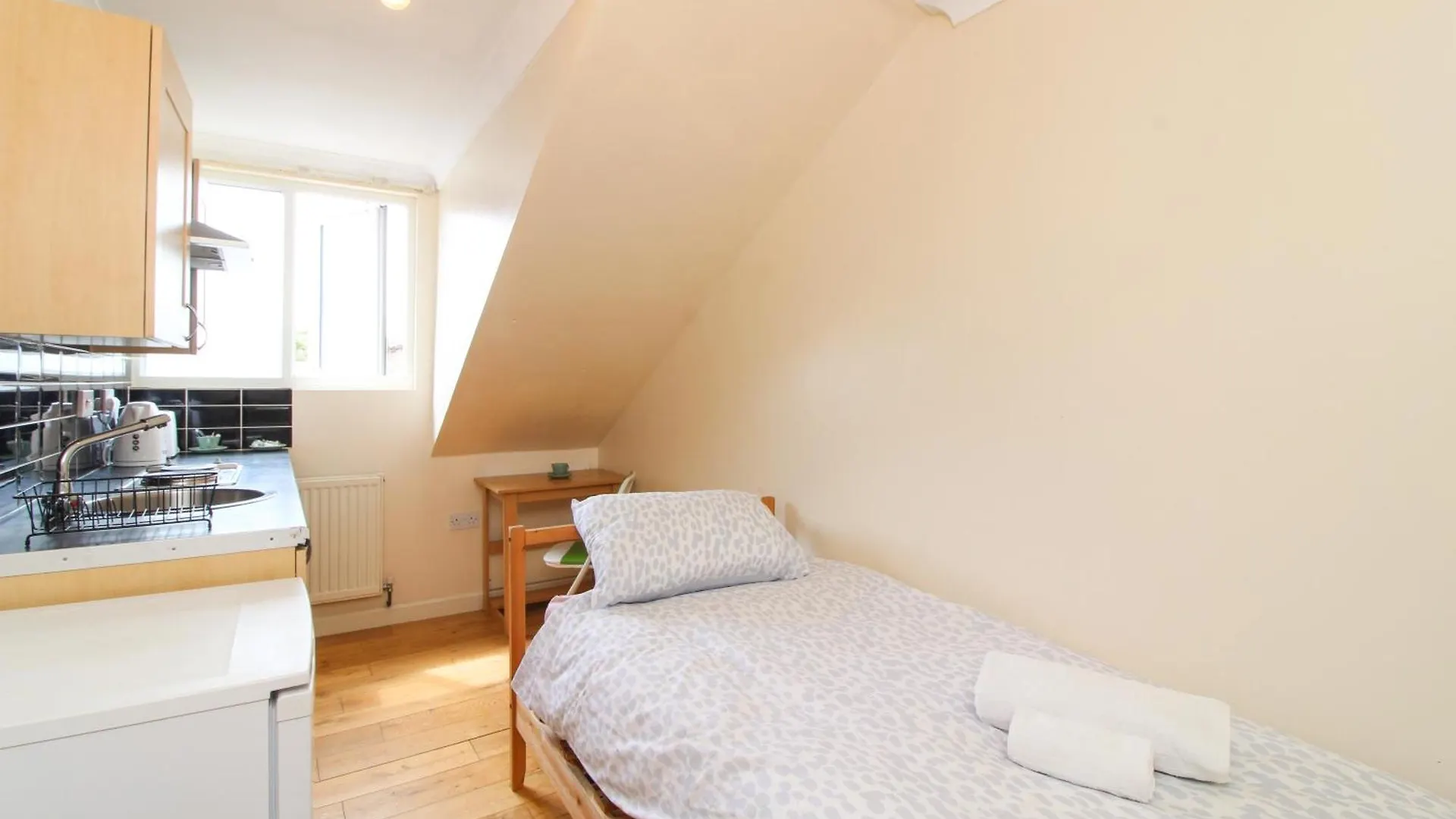 Polygon Centre Cosy Studio Apartment Southampton United Kingdom