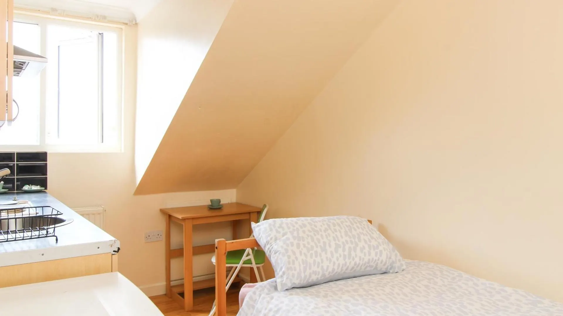 Polygon Centre Cosy Studio Apartment Southampton